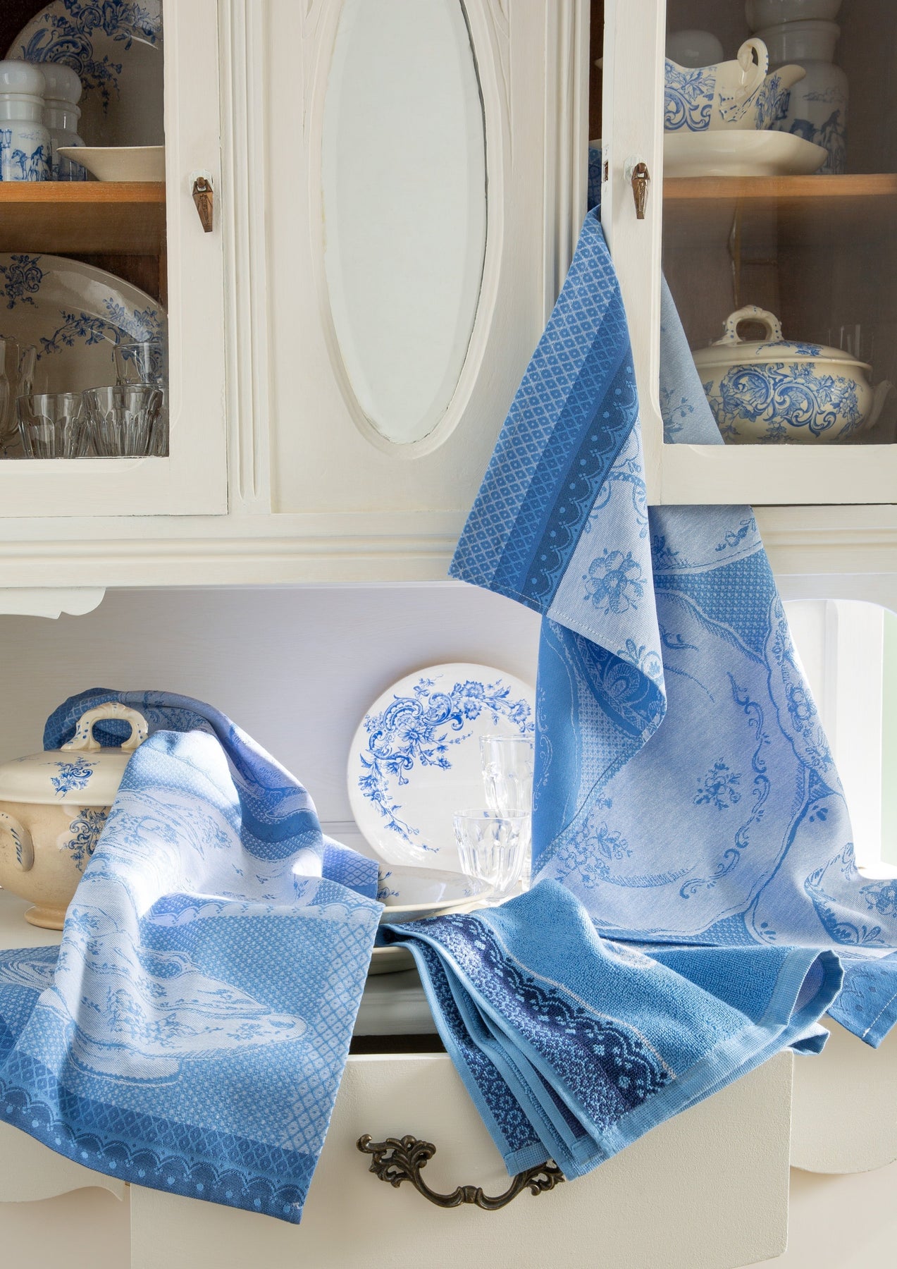 Coucke, Antique Plates, Blue French Jacquard Kitchen / Tea Towel